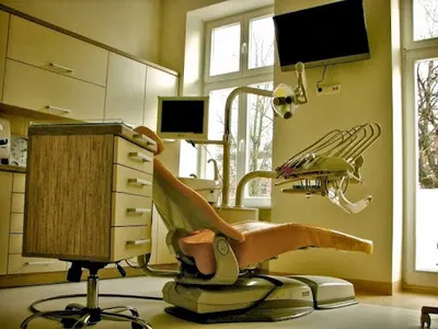 "W KAMIENICY" Gabinety Stomatologiczne